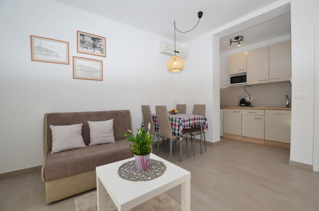 M&N Apartment Ровинь Экстерьер фото