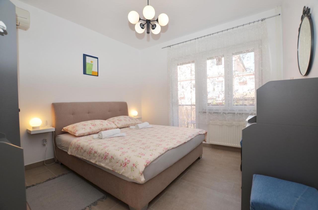 M&N Apartment Ровинь Экстерьер фото