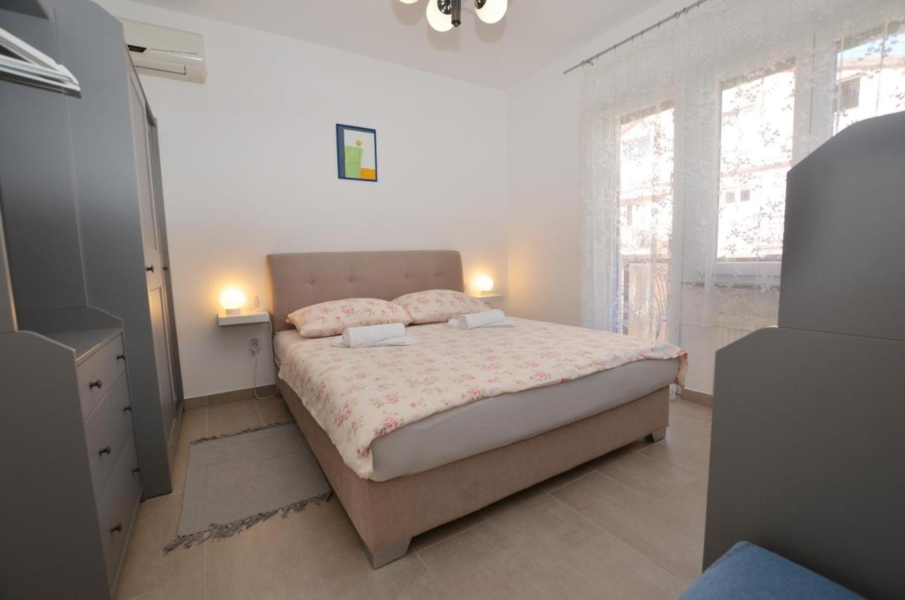 M&N Apartment Ровинь Экстерьер фото