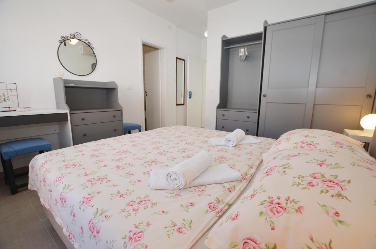 M&N Apartment Ровинь Экстерьер фото